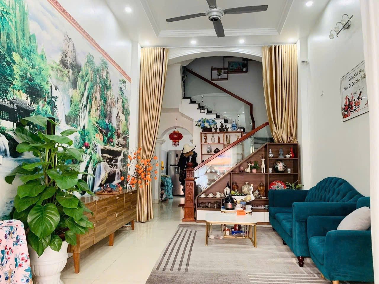 Bán căn nhà mặt phố Vũ Hựu, ph Thanh Bình, TP Hải Dương, 59.4m2, mt 4.02m, 2 tầng, 2 ngủ, 3.9x tỷ 16002132