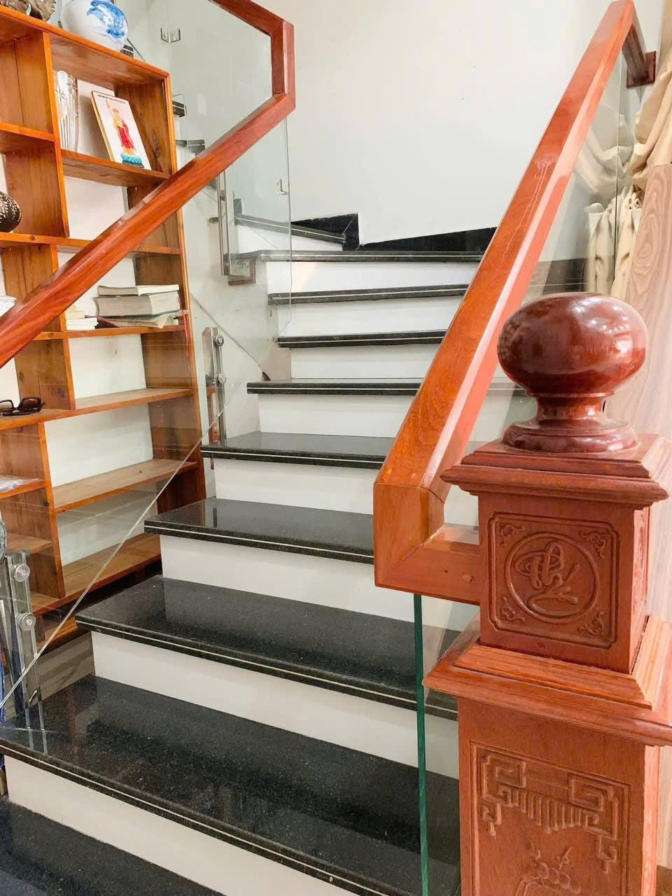 Bán căn nhà mặt phố Vũ Hựu, ph Thanh Bình, TP Hải Dương, 59.4m2, mt 4.02m, 2 tầng, 2 ngủ, 3.9x tỷ 16002132
