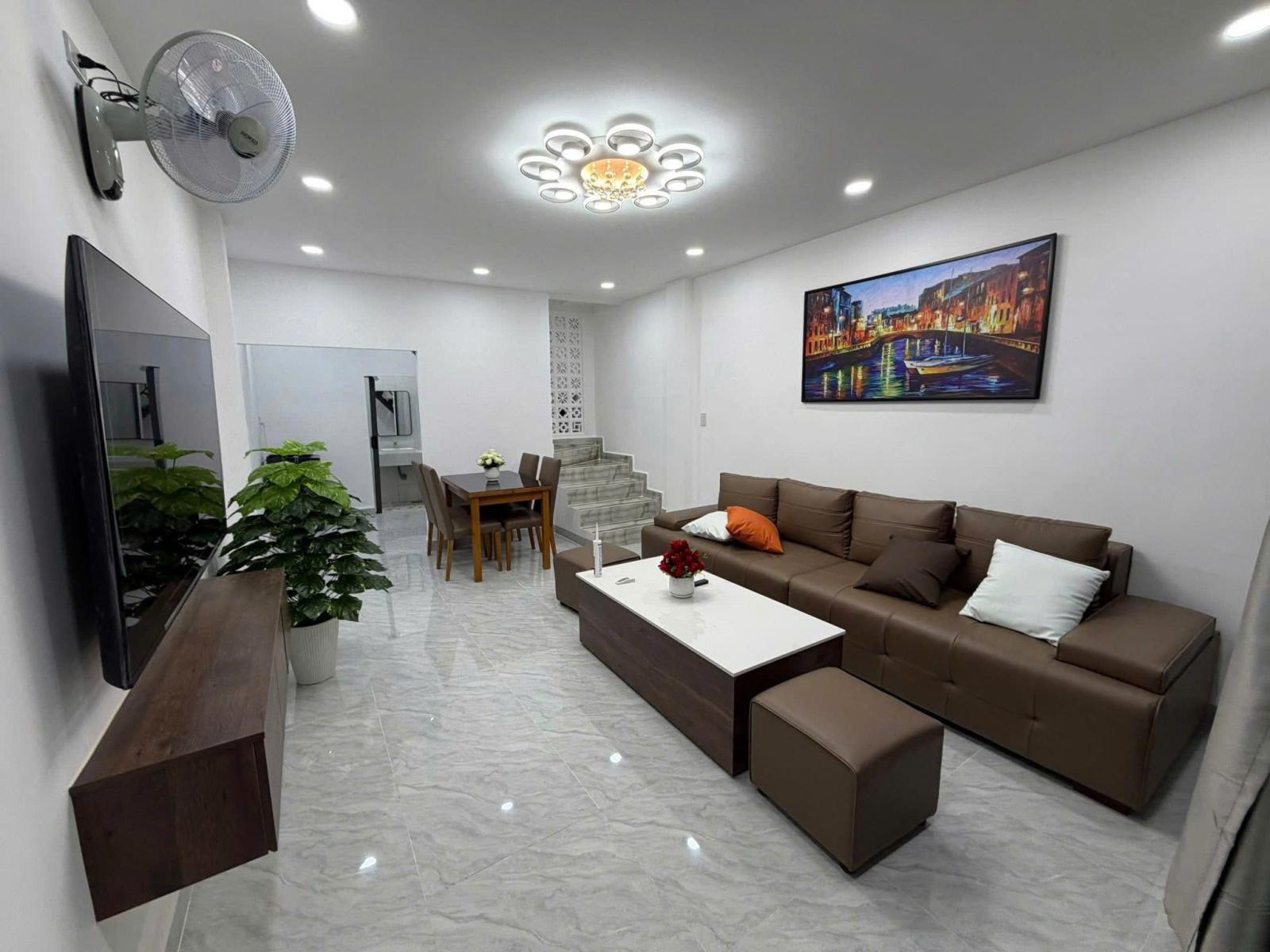 Siêu phẩm đẹp nhà 1 trệt 1 lầu 1 lửng. hẻm Hải Đức - Nha Trang hẻm 3m (oto nhỏ vào được)
- Diện 16002284