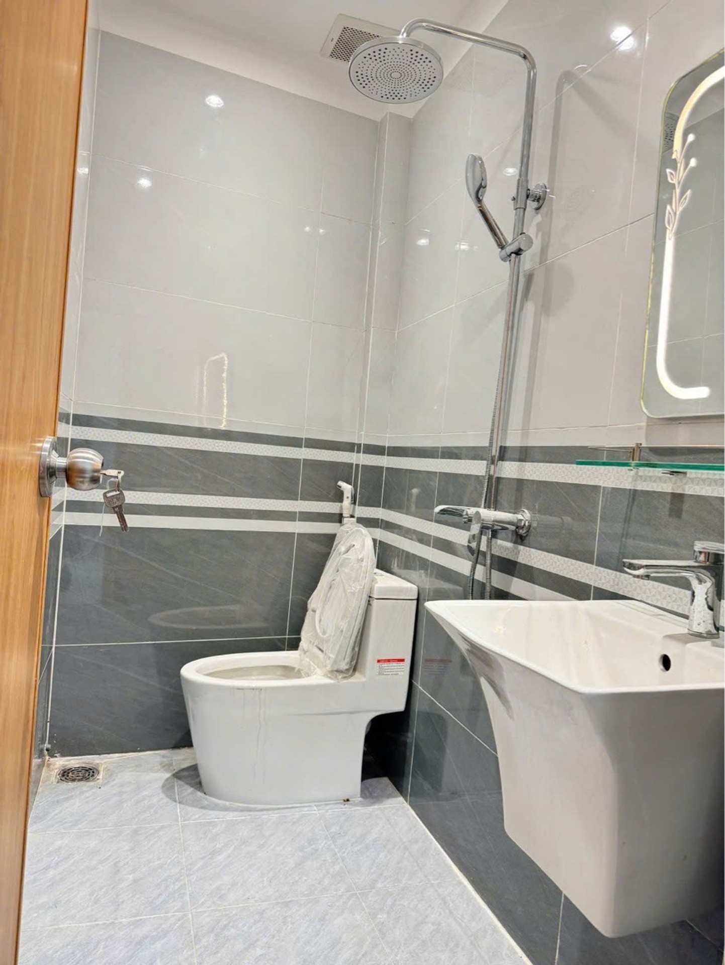 Bán nhà 2 tầng 41m2, 3PN, Nguyễn Văn Quỳ, Q7, 4.9 tỷ 16002309