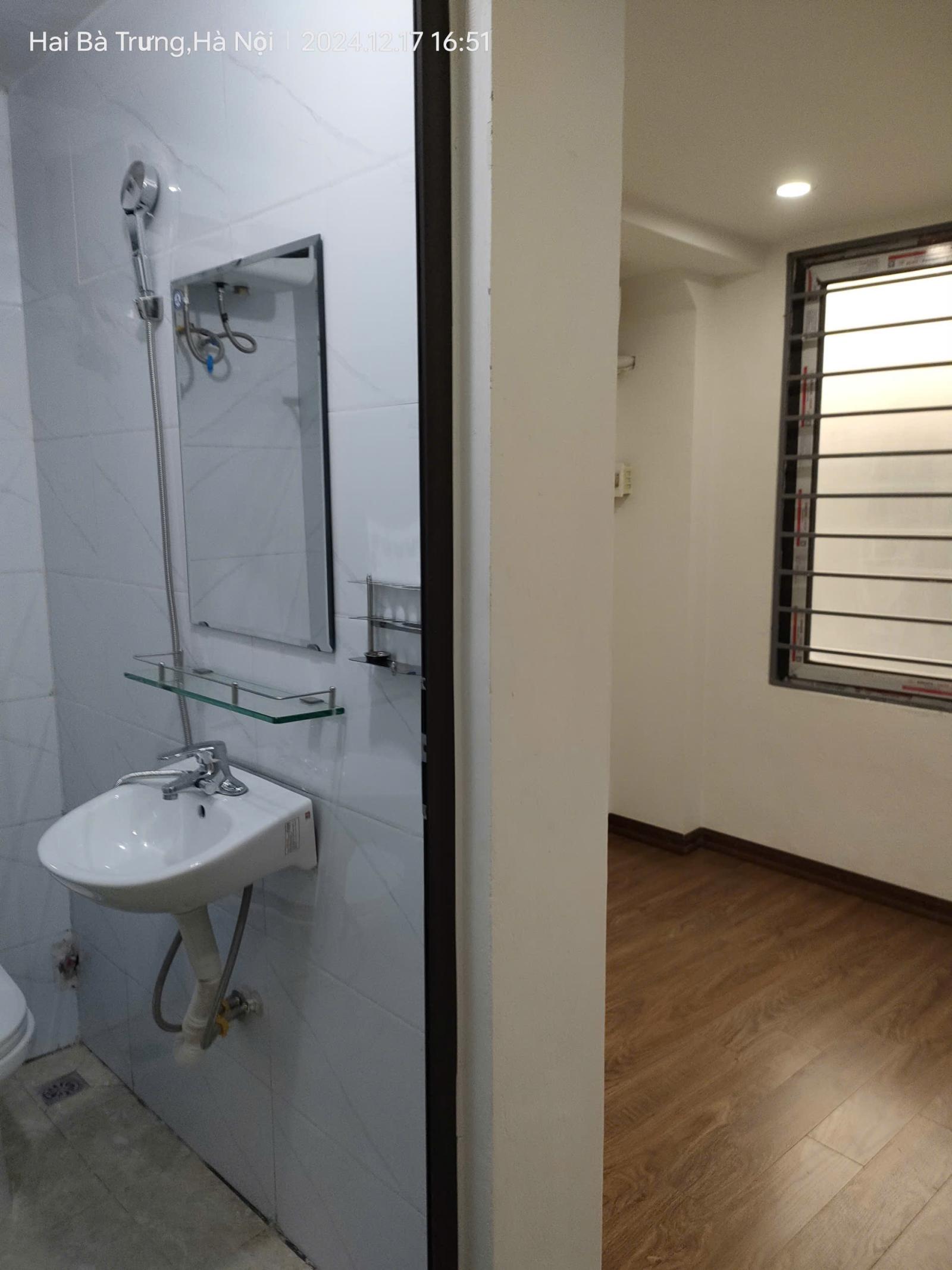 Bán gấp giá rẻ căn hộ khép kín mặt phố Phúc Tân Căn hộ 20m2, 680 triệu Hoàn Kiếm. 16002312