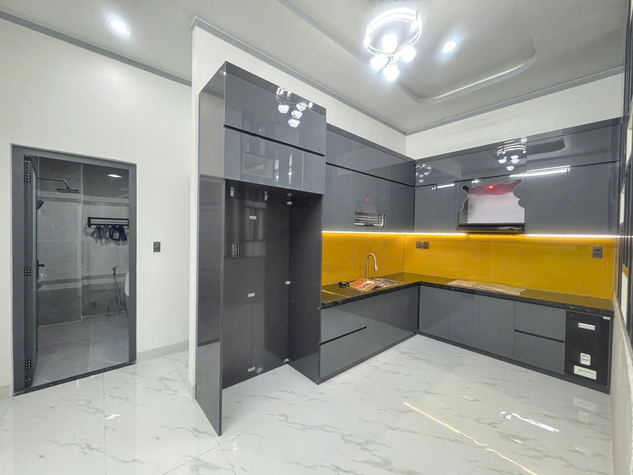 📣📣 Bán nhà 1 trệt 1 lầu 80m2 SHR thổ cư đường ô tô chỉ 3,750 tỉ 16002314