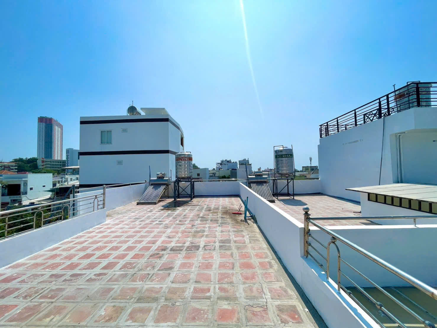 Bán nhà đẹp - Vị trí đắc địa - Cách Tháp Bà, Nha Trang chỉ 300m và 3 phút đi bộ ra biển 16002385