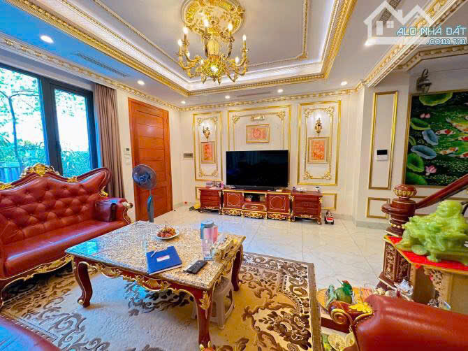 Bán BT khu nhà ở Quốc Hội Tố Hữu, view đẹp ,DT 218m x 3,5 tầng. Giá 76,5 tỷ. LH: 0964769634 16002394