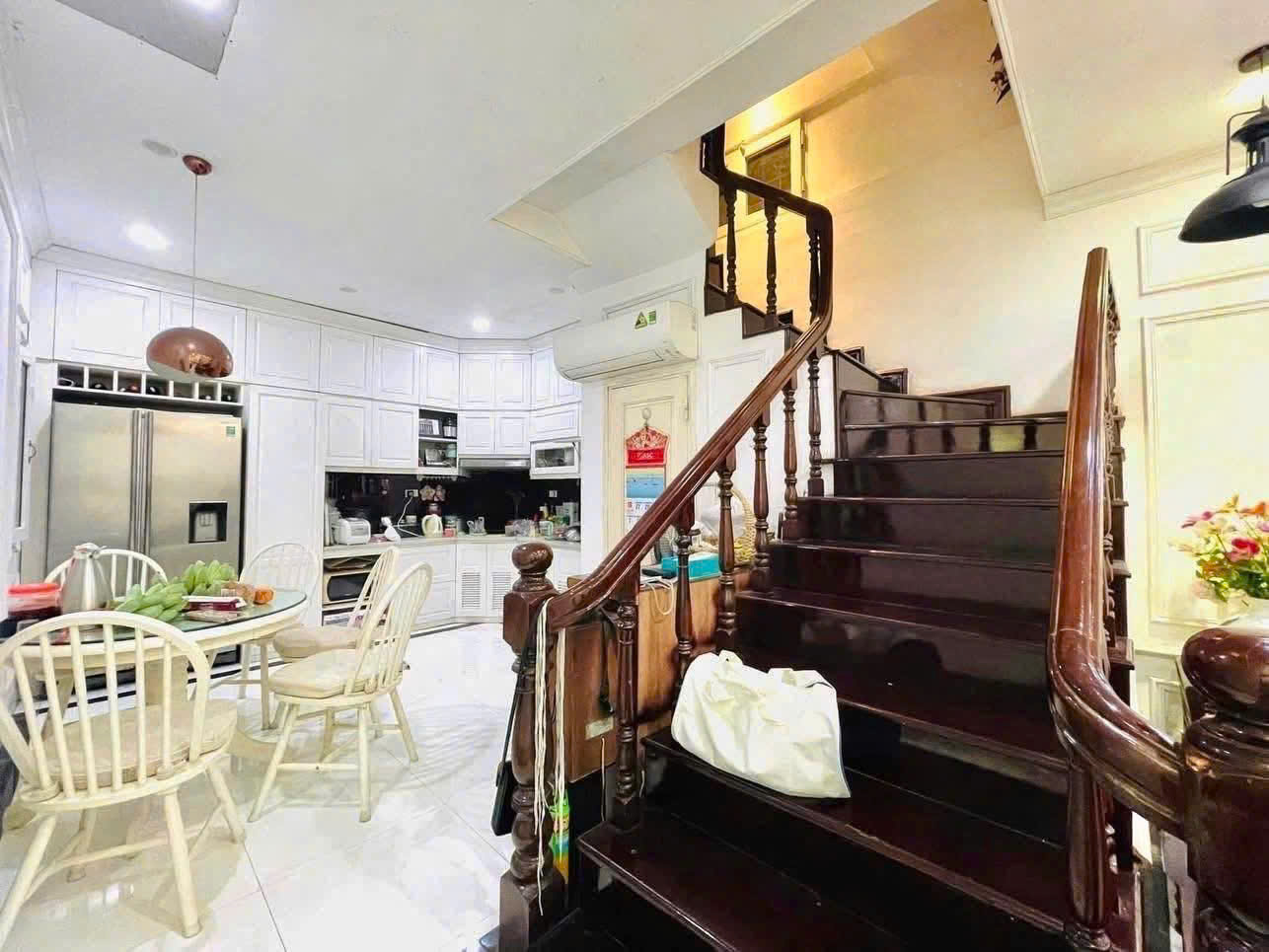 CHỦ GIẢM CHÀO 900TR - Ô TÔ 4 CHỖ ĐỖ CỔNG - ĐẸP LONG LANH - PHỐ V.I.P THÁI HÀ - DÂN XÂY CHẮC CHẮN 🔥 16002438