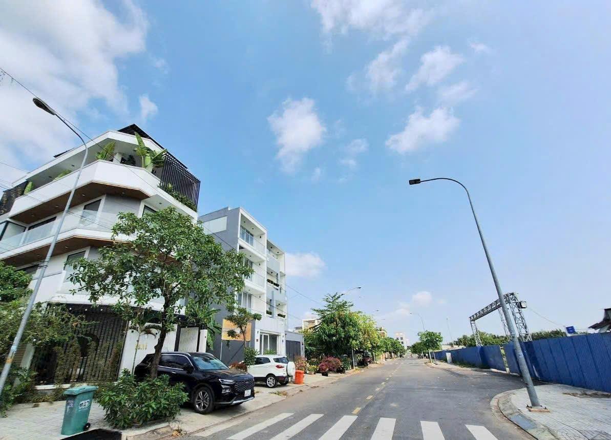 Đất nền 95m hẻm xe hơi cạnh Lê Văn Lương, 7.2 tỷ, xây tự do 16002449