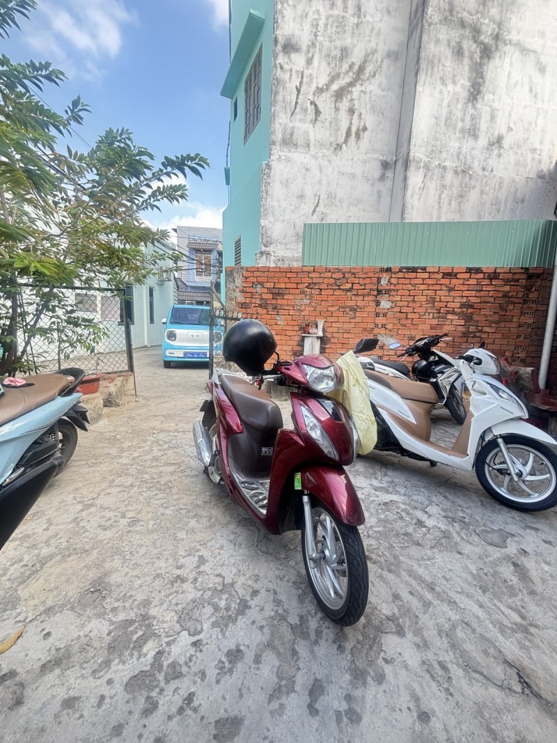 Bán nhà đường Tô Ngọc Vân, Phường Linh Đông, Thủ Đức, TP HCM. DT 176m2, cấp 4. Giá  8.1 tỷ 16002461