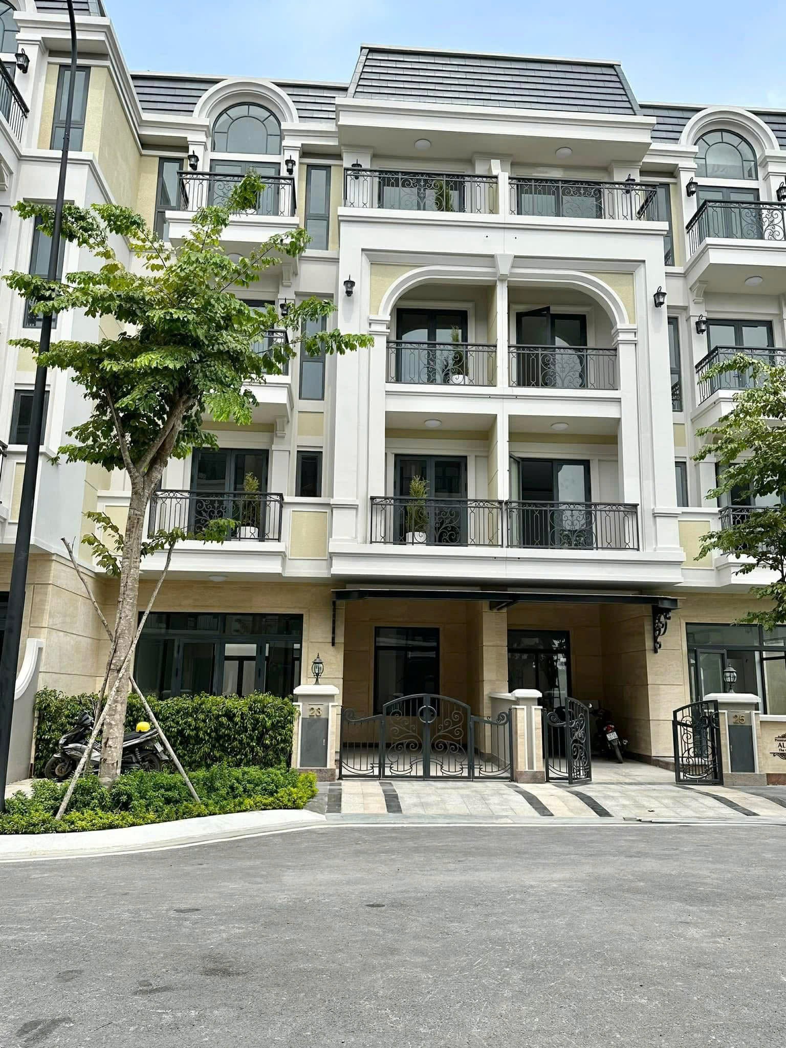 BIỆT THỰ ĐẸP – GIÁ TỐT – CHÍNH CHỦ CẦN BÁN CĂN BIỆT THỰ Tại Phường Phú Hữu, Quận 9, TP. HCM 16002543