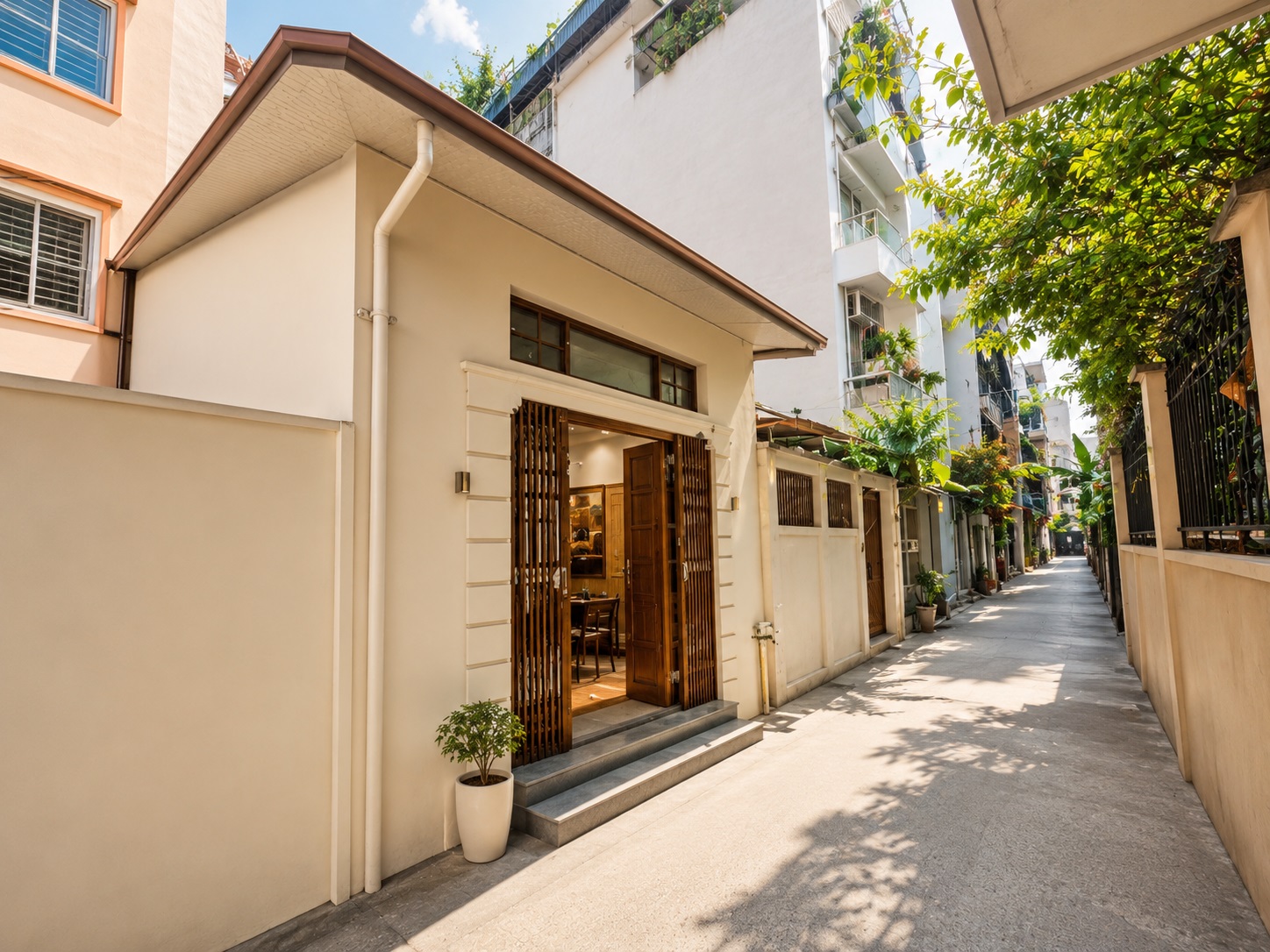 BÁN NHÀ LẠC LONG QUÂN, XÂY APARTMENT, 165M, MẶT TIỀN GẦN 7M, NGOÀI 30 TỶ 16002600