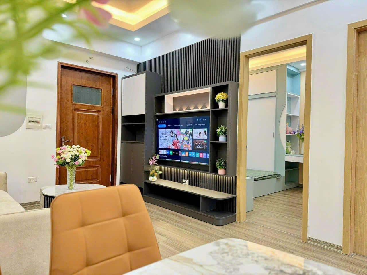 Cho thuê! Chung cư Vũ Phạm Hàm, 70m2, 2pn, 13,5tr/ tháng 15988848