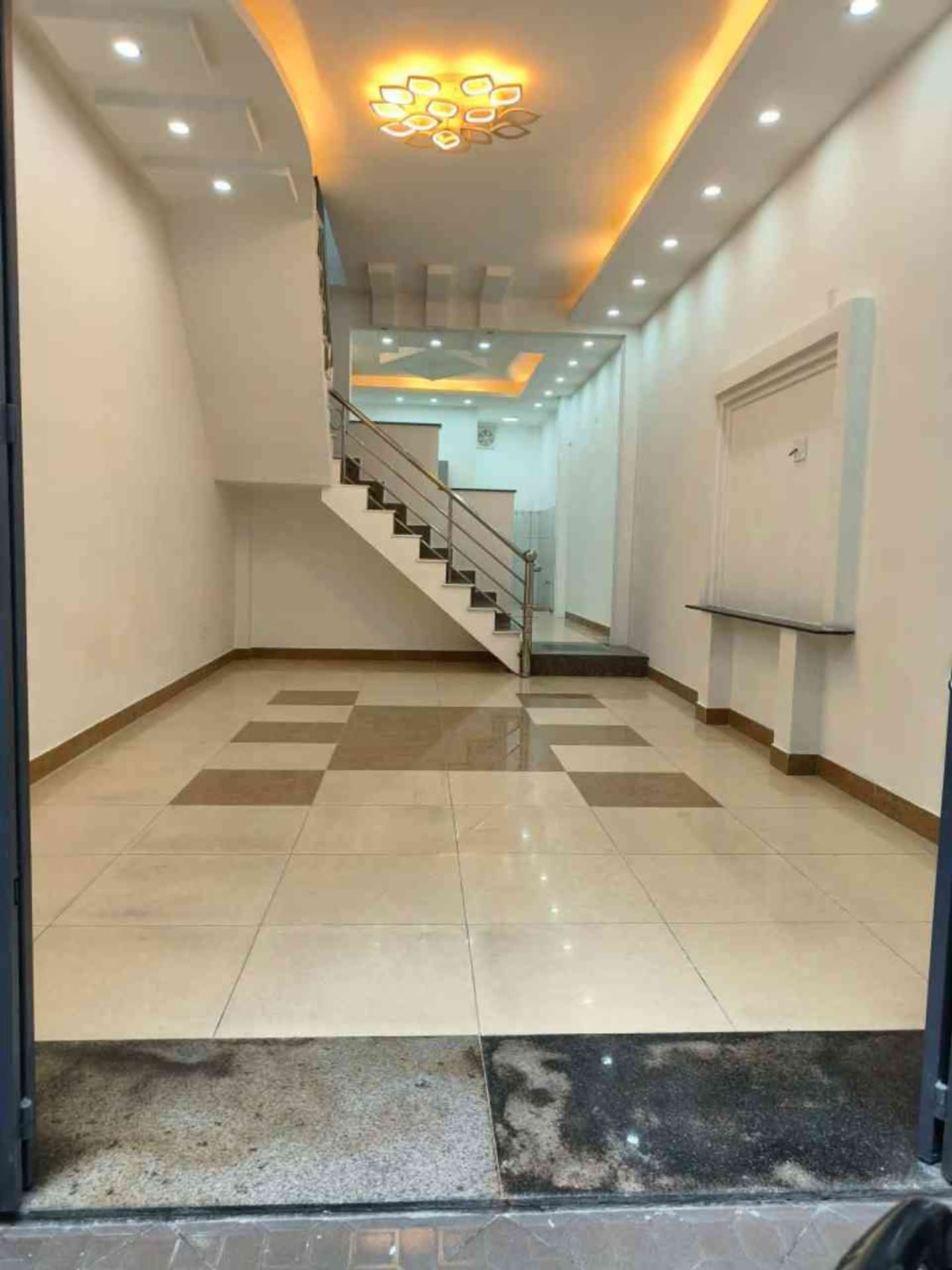 NHÀ CÒN ĐẸP VỊ TRÍ TRUNG TÂM QUẬN 8 - SỔ HỒNG VUÔNG ĐẸP NỢ HẬU NHẸ.  16002664