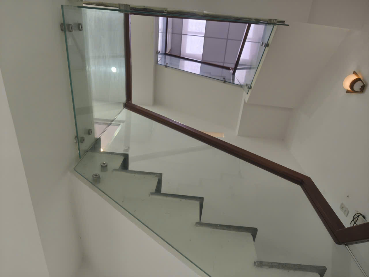 ♪  Sập Hầm, Góc K Hoàng Diệu, 50m2, 3 tầng thoáng, 3PN WC trong, sân thượng sau - trước, 3.x tỷ 16002679