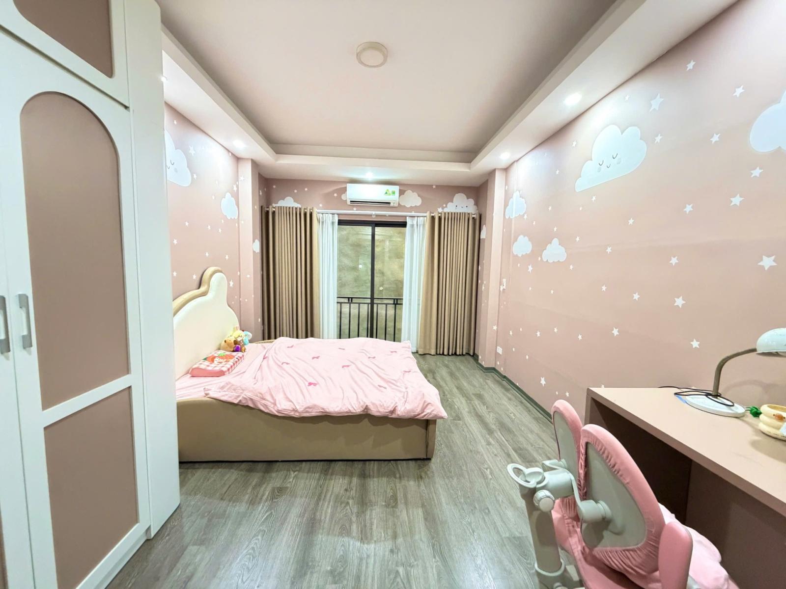Bán nhà đẹp Phố Nguyễn Khang, nhà mới xây 5 tầng, 32m2, 9.7 tỷ 16002693