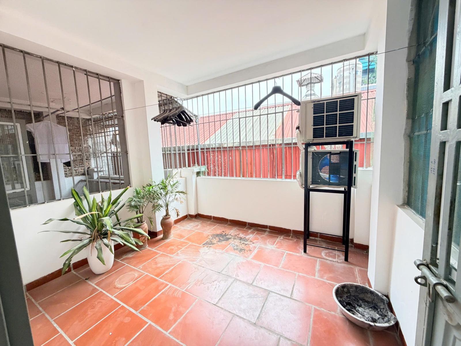 Bán nhà đẹp Phố Nguyễn Khang, nhà mới xây 5 tầng, 32m2, 9.7 tỷ 16002693