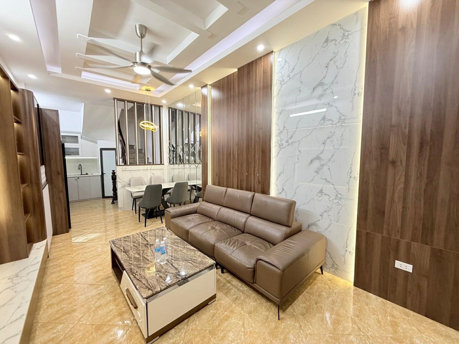 Bán nhà phố Cầu Giấy, nhà đẹp ở luôn, 32m2, 9.8 tỷ 16002698
