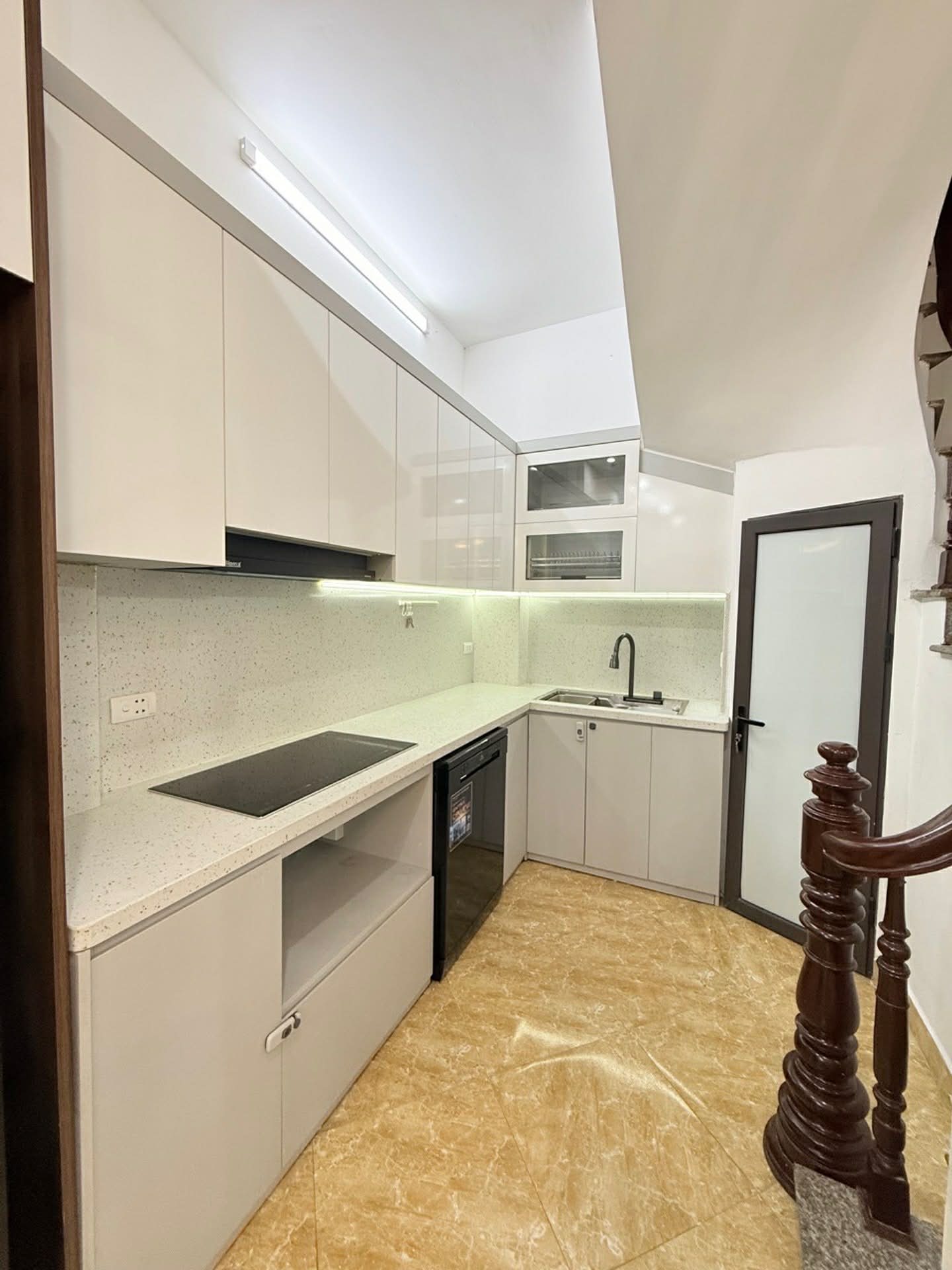 Bán nhà phố Cầu Giấy, nhà đẹp ở luôn, 32m2, 9.8 tỷ 16002698