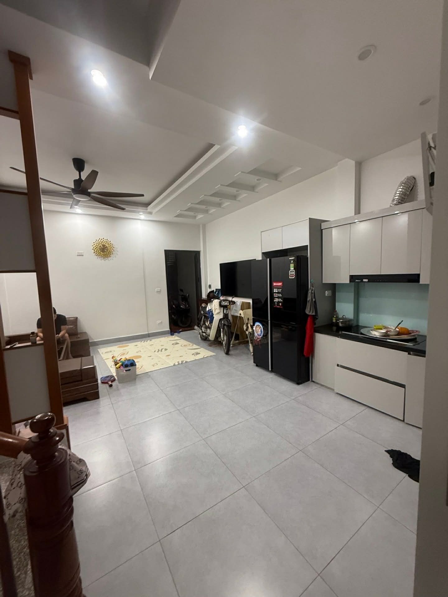 Bán nhà Hoàng Quốc Việt, trung tâm CG, nhà đẹp ở ngay, 8,9 tỷ, 36m2 16002704
