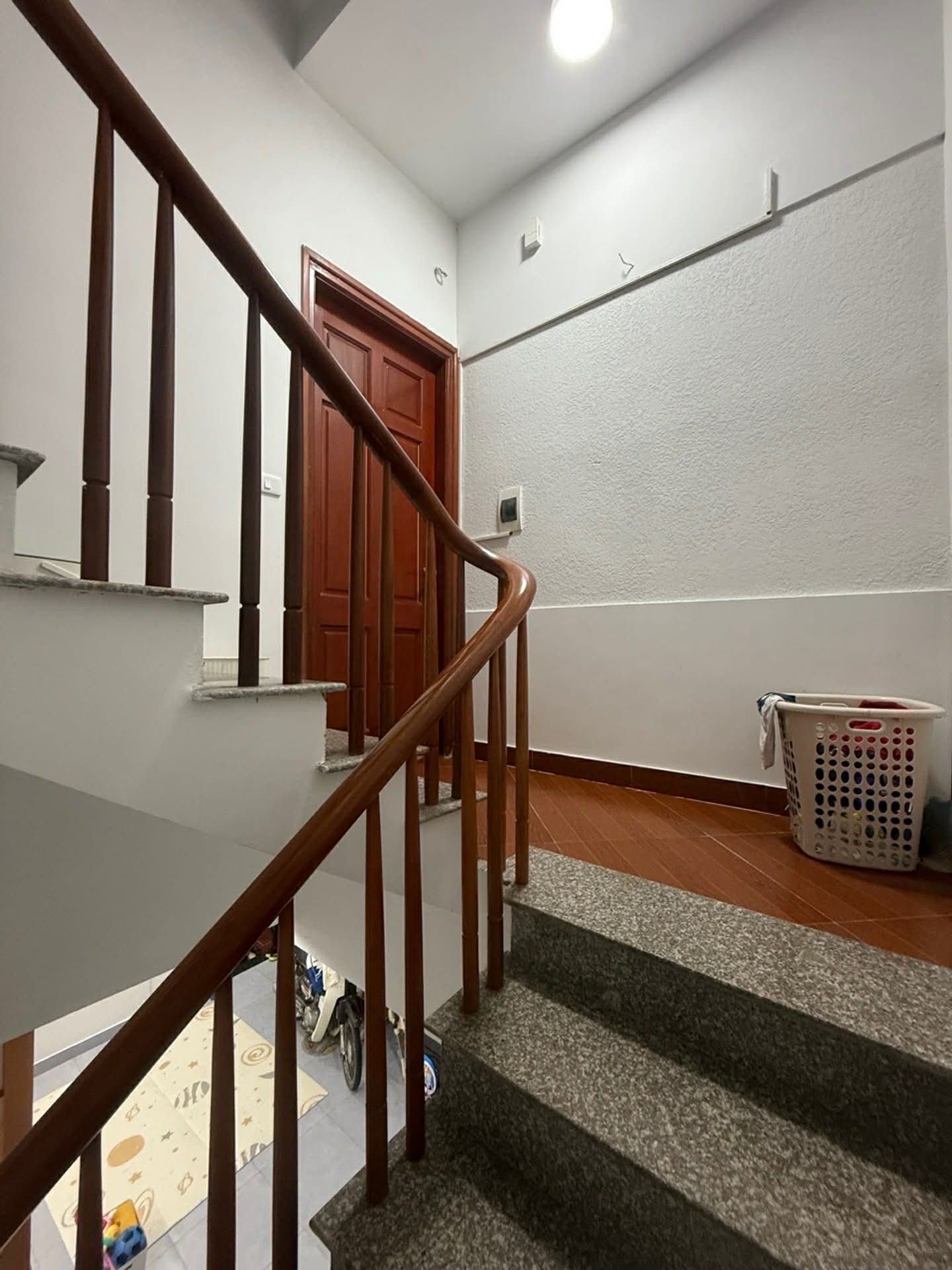 Bán nhà Hoàng Quốc Việt, trung tâm CG, nhà đẹp ở ngay, 8,9 tỷ, 36m2 16002704