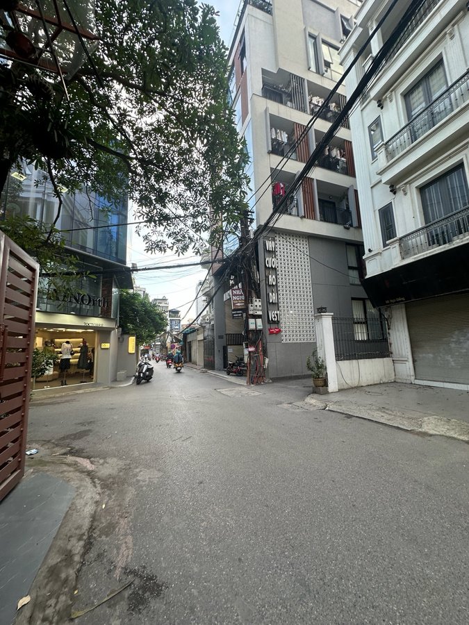 Bán Nhà Nguyễn Huy Quang. Đống Đa. 7 Tầng Thang Máy. Ô Tô. DT 40m2. MT 7m. Giá 27.3 Tỷ.  16002705