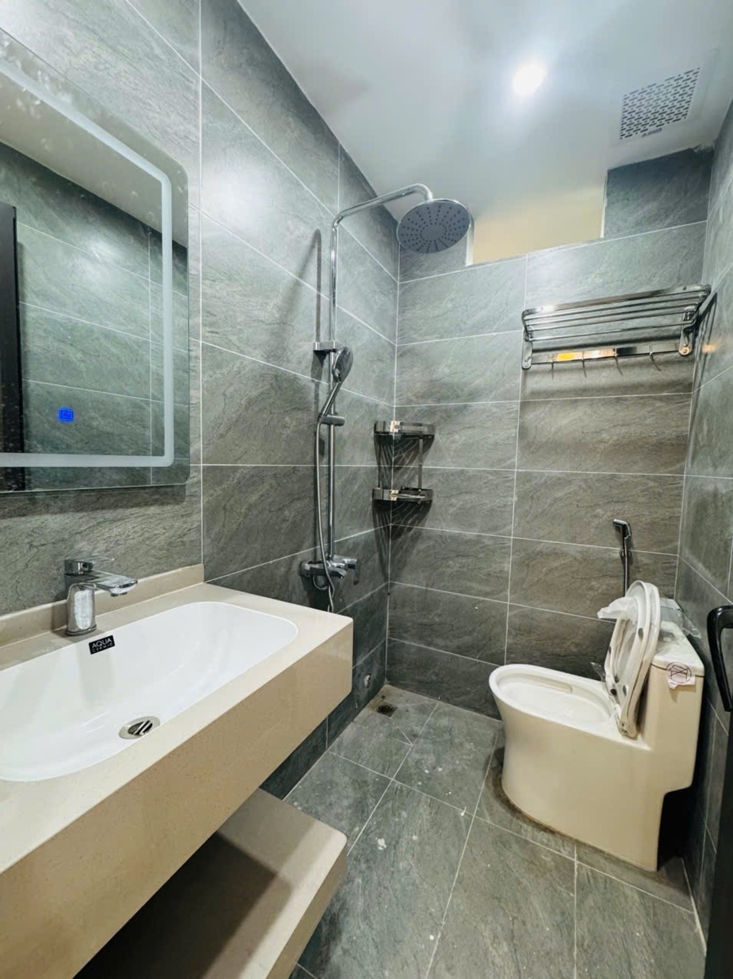 Bán căn Chung Cư Trần Quý Kiên, 63m2, 6.8 tỷ 16002748