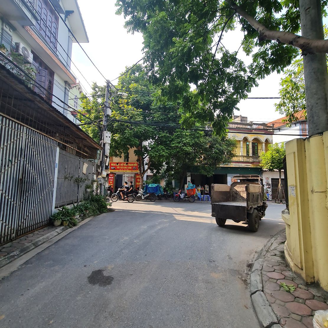 40m2 đất Lệ Chi, Gia Lâm, mt 4m, đường 5m chỉ hơn 3 tỷ. Lh 0989894845 16002855