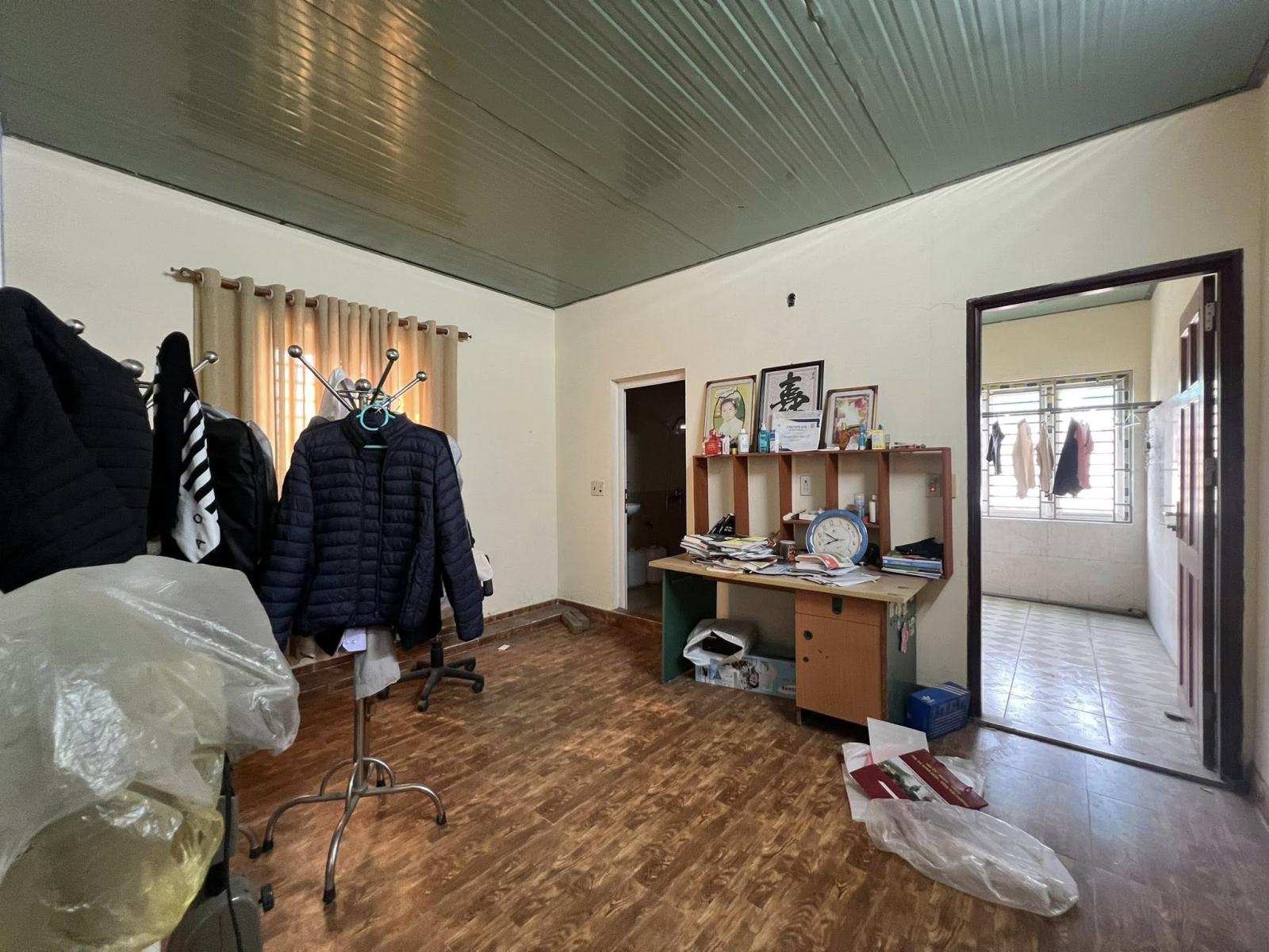 Bán căn nhà 3 tầng mặt phố gần viện Đông Y, ph Hải Tân, TP HD, 103.2m2, mt 4.5m, 3 ngủ, chỉ 4.3x tỷ 16002867