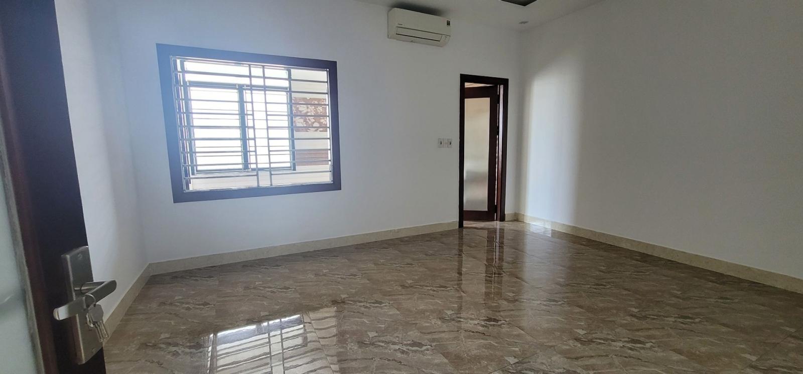 Nhà mặt tiền Nguyễn Xí 100m2, 4 tầng kiên cố, kinh doanh tốt, chỉ 10.75 tỷ 16002873