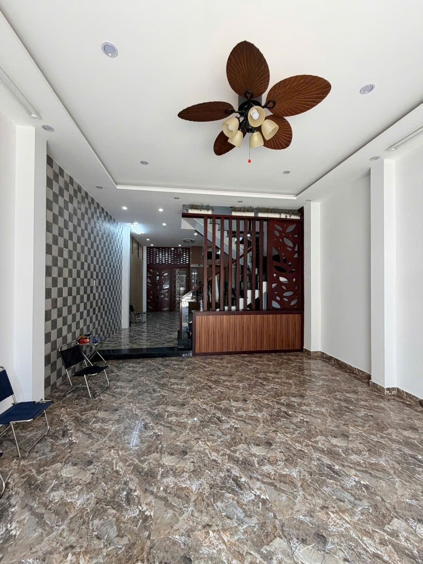 Nhà mặt tiền Nguyễn Xí 100m2, 4 tầng kiên cố, kinh doanh tốt, chỉ 10.75 tỷ 16002873