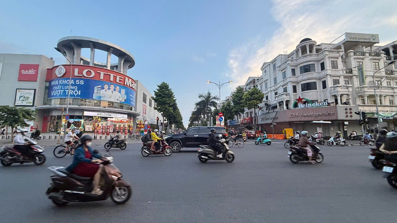 Bán đất tặng nhà 3 lầu ngang 12m hẻm 350/ Nguyễn Văn Lượng 132m2 ngay Lotte chỉ 14.8 tỷ. 16002890