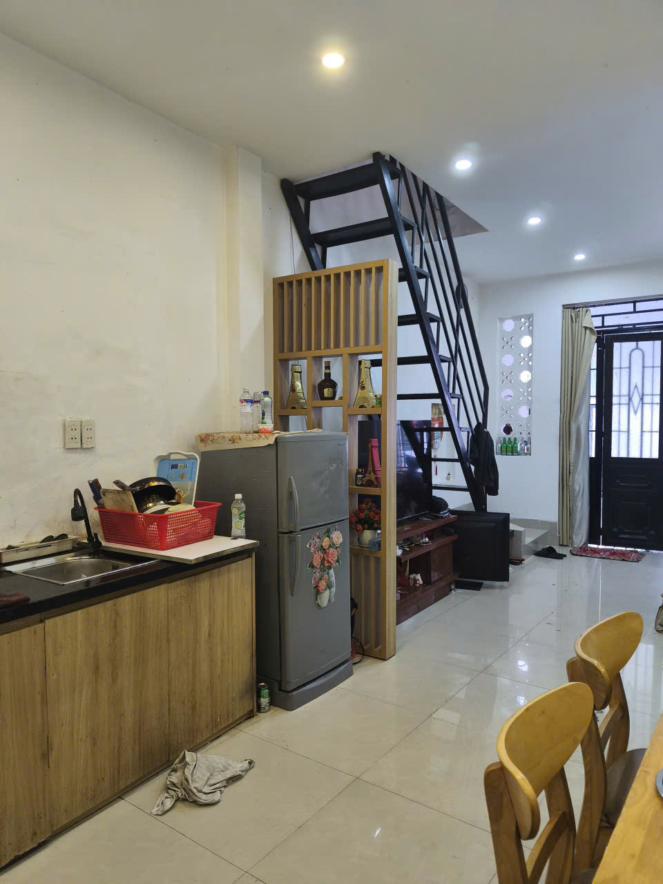 ►  Kiệt Lê Duẩn, 40.5m2, ngang 4m, nở hậu, 2 tầng sạch sẽ, 2PN 2WC, hơn 3 tỷ tí ti 16002895