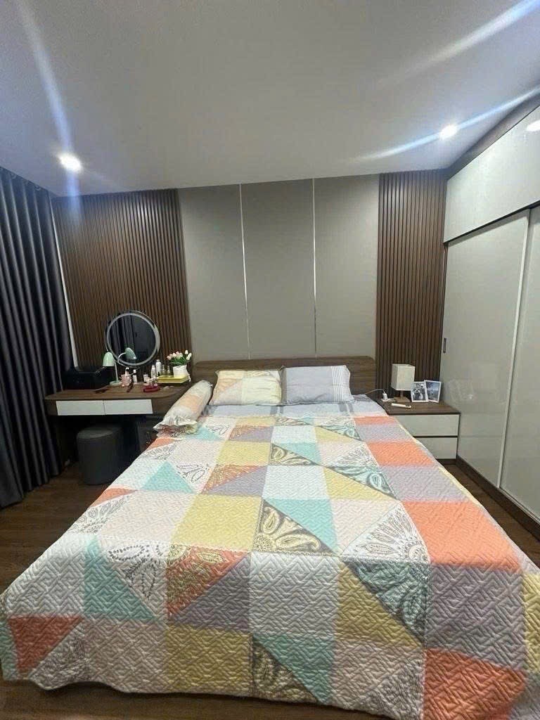 Bán nhà Thạch Bàn,Long Biên 5 tầng,37m,mt5.1 gần phố nhỉnh 6 tỷ 16002957