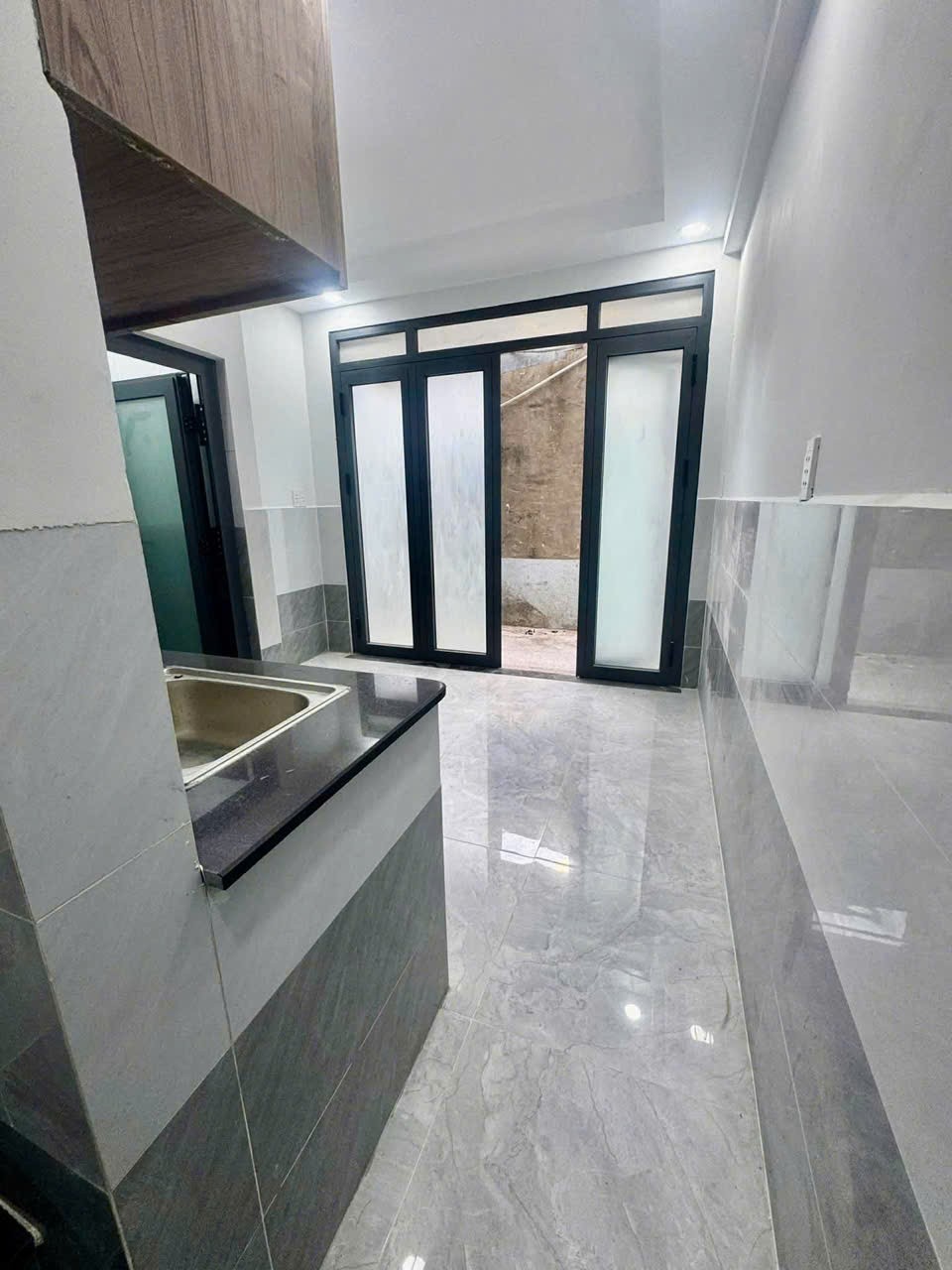 BÁN NHÀ GIÁ RẺ - HẺM 88 NGUYỄN VĂN QUỲ, PHƯỜNG PHÚ THUẬN, Quận 7 (cũ) , TPHCM 16003131