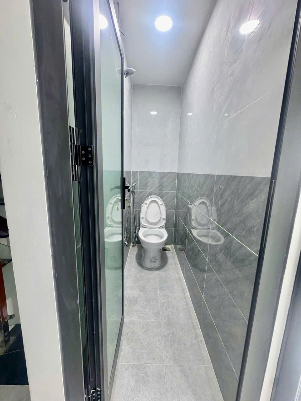 BÁN NHÀ GIÁ RẺ - HẺM 88 NGUYỄN VĂN QUỲ, PHƯỜNG PHÚ THUẬN, Quận 7 (cũ) , TPHCM 16003131