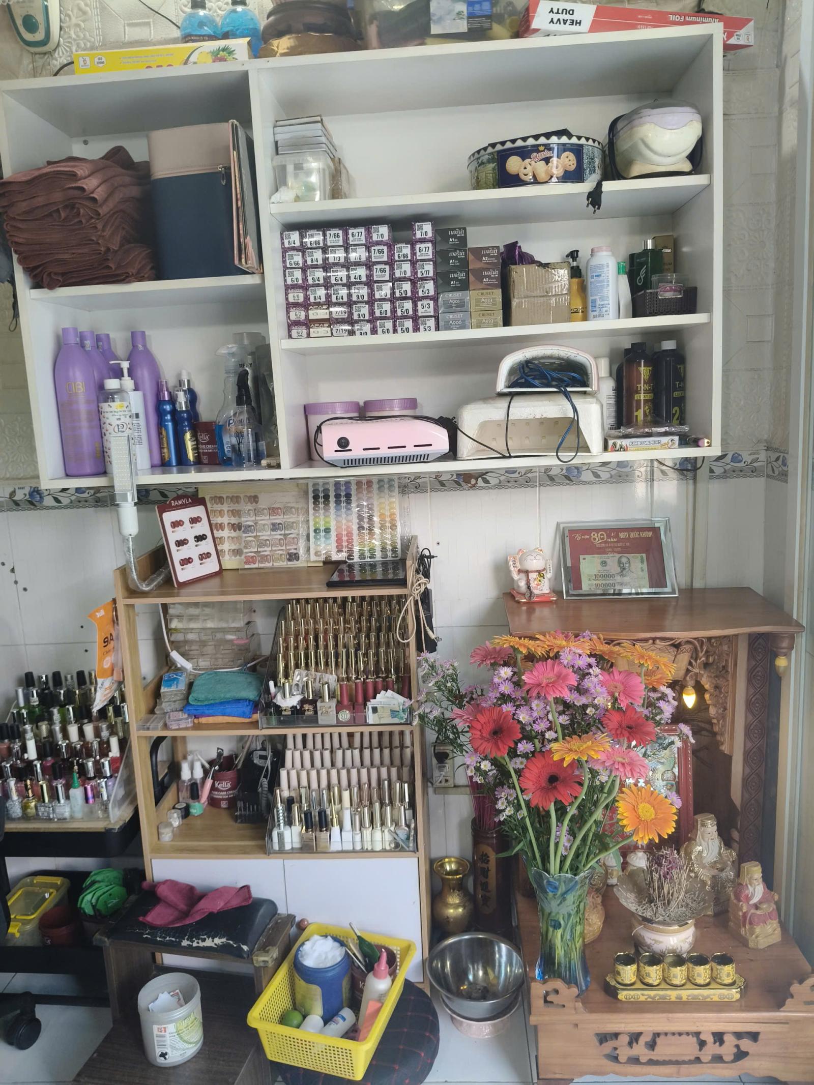 Do thay đổi công việc nên em cần sang lại toàn bộ đồ nghề salon tóc có thể mở tiệm làm luôn 16003143