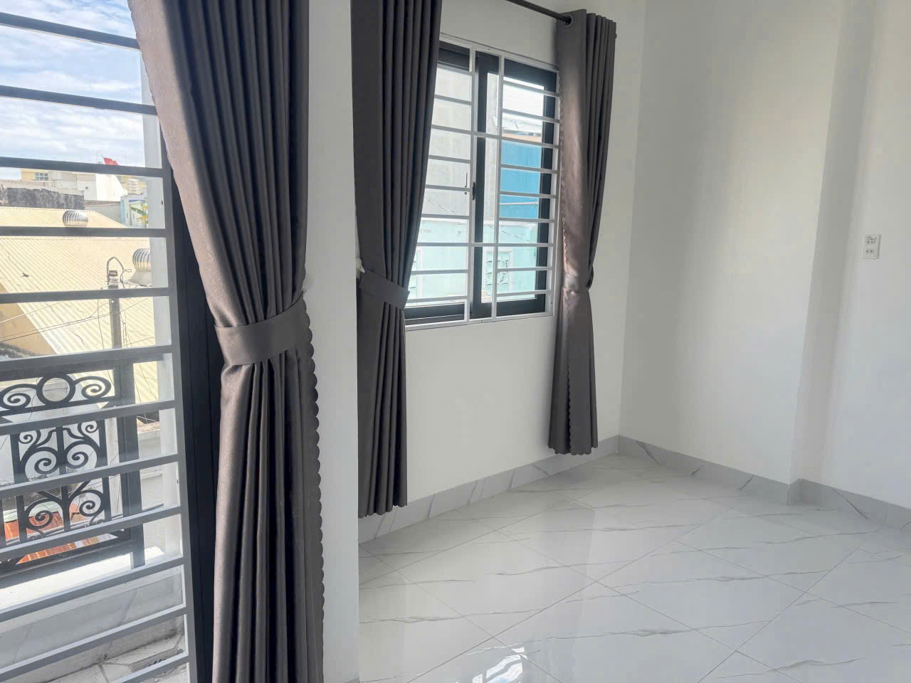 Bán nhà 2 Tầng Trung Tâm TP Đồng Nai,SHR, FULL Nội Thất cao cấp,gần D2D 16003177