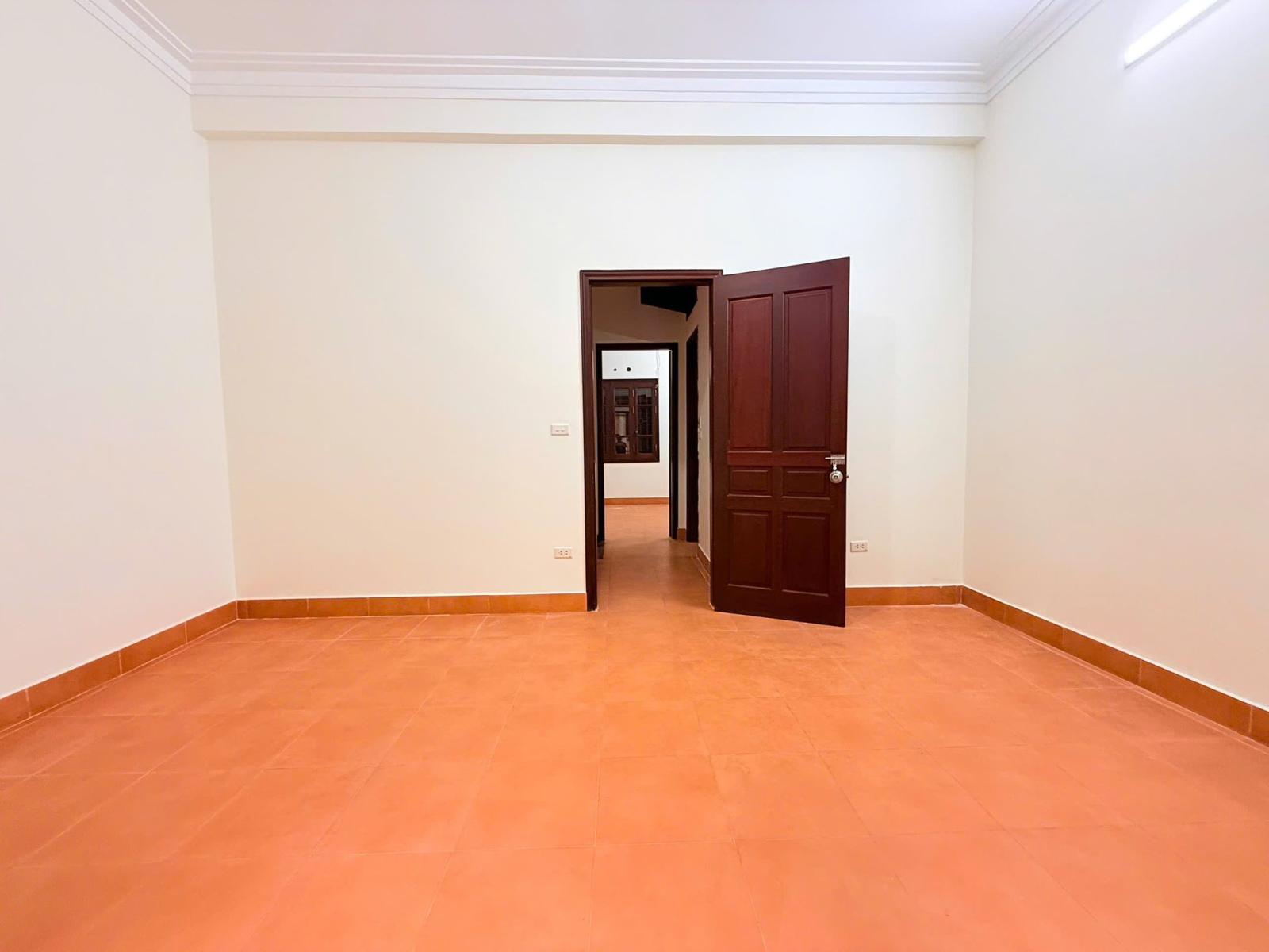 NHÀ PHỐ, TRẦN QUỐC HOÀN, CẦU GIẤY-PHÂN LÔ-Ô TÔ-KD: 55M X5T, MT 5,5M GIÁ 26,2 TỶ. 16003519