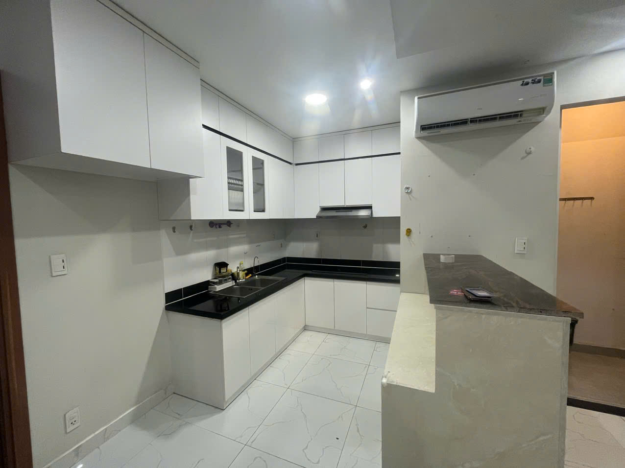 Bán CH 1PN, 1WC Conic Riverside giá chỉ 2,65 tỷ, sẵn bộ nội thất gỗ 16003575