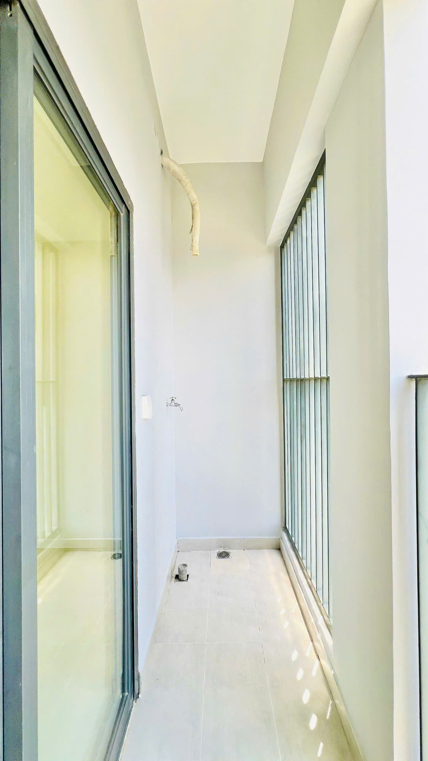  Lavida Plus Q7, Chủ nhà cần tiền ra hàng gấp căn hộ officetel 37m2 2,45 tỷ view TN, HB-sông, lh 0938839926 16003620