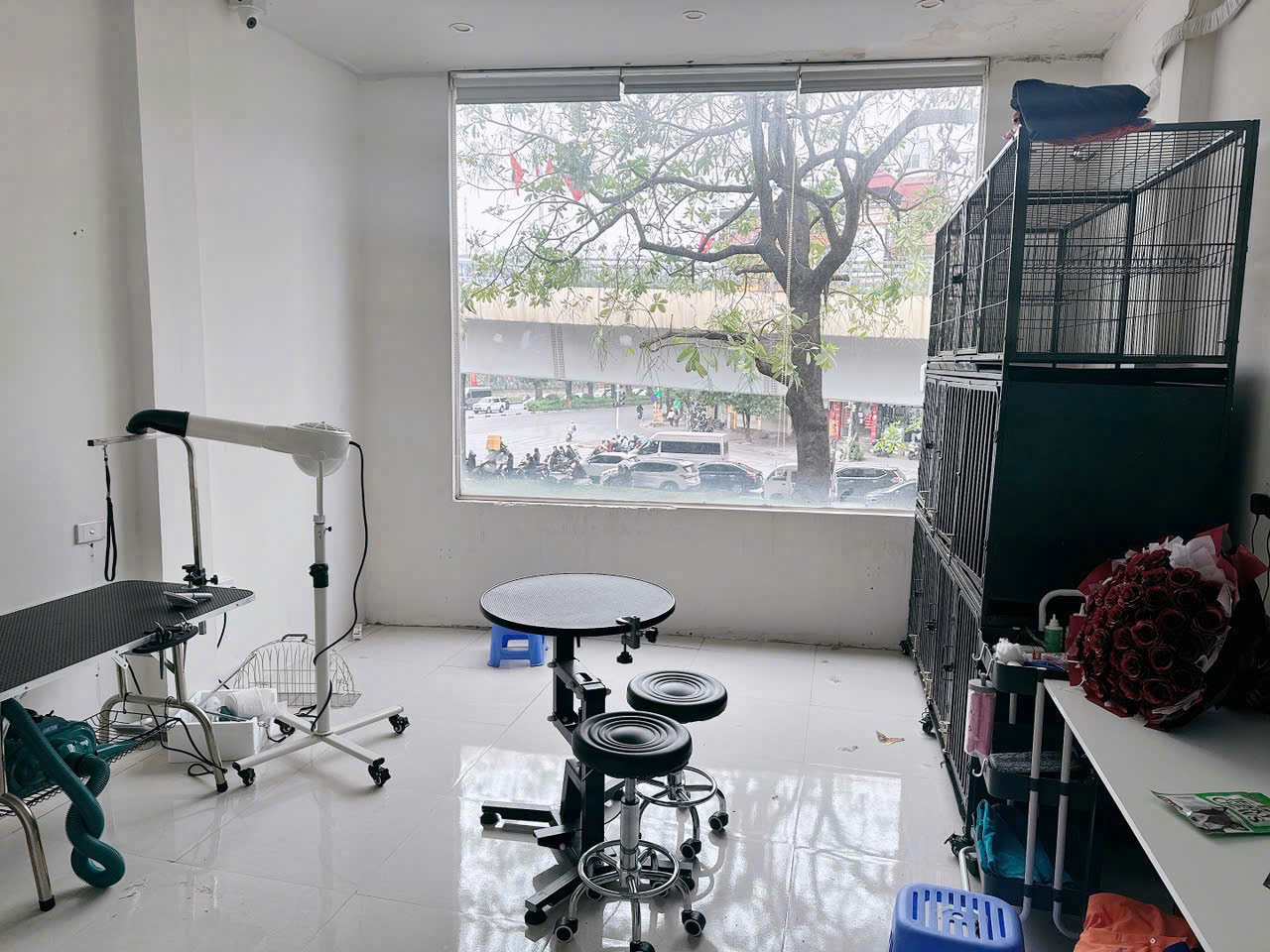 Cho thuê nhà 3 tầng,1 tum mặt phố 143 Nguyễn Chí Thanh,Láng Hạ, Đống Đa 16003794