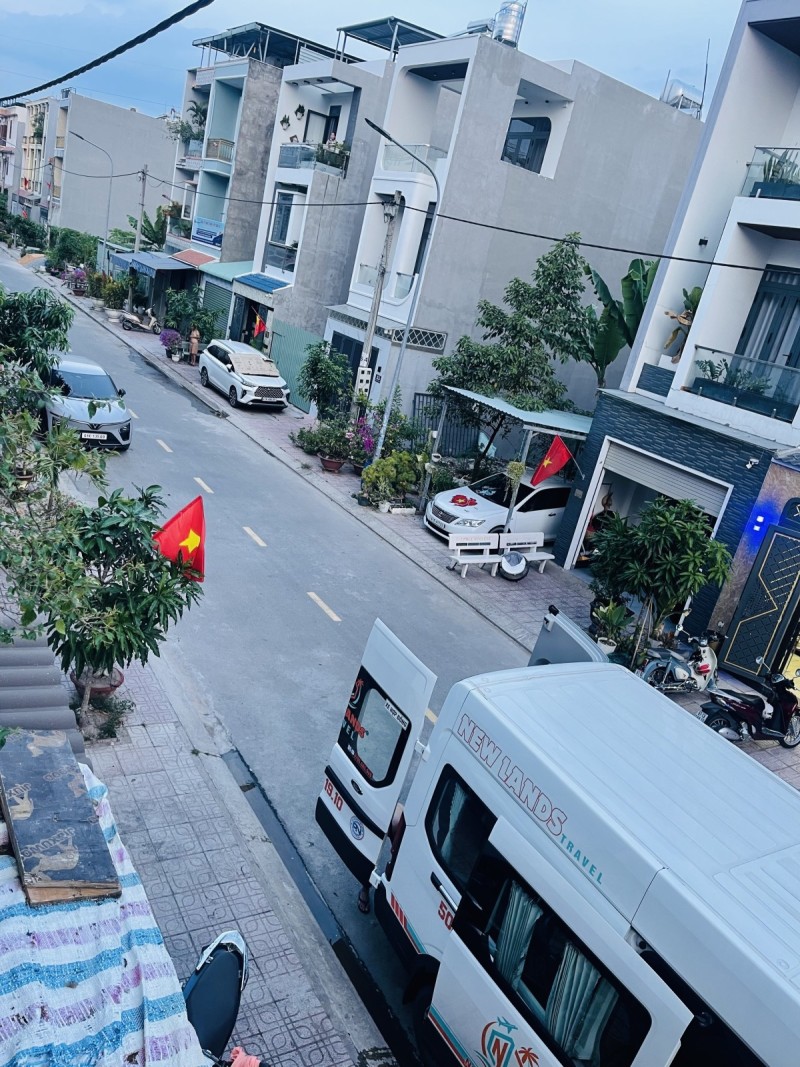 Bán nhà 3 Tầng Dĩ An,SHR hoàn công,đường nhựa 14m,gần KCN Tân Đông Hiệp 16003796