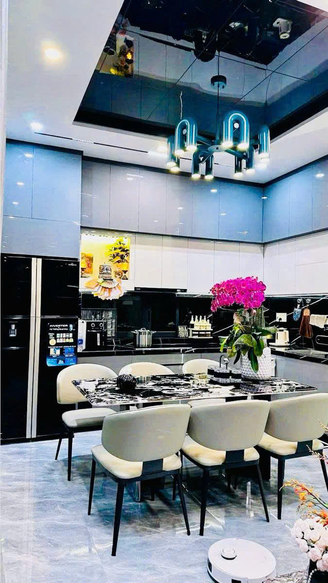 VÍP NHẤT HÀM NGHI!HÀNG XÓM VIN GARDENIA,PHÂN LÔ O BÀN CƠ,THANG MÁY,OTO ĐỖ CỔNG,DT:50Mx7T 14TY 16003812