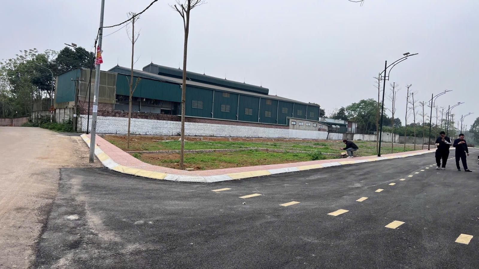 Hiếm có lô đất 2 mặt tiền mặt đường trục tiện kinh doanh gần ĐHQG 16003824