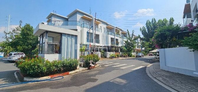 Bán gấp biệt thự liền kề Village Khang Điền - quận 9 - Tp.HCM 16003842