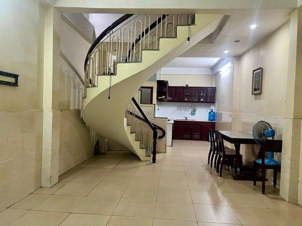 Bán nhà mặt tiền Lê Trung Nghĩa; phường 12; Tân Bình; 4*18m - 5 tầng 16003858