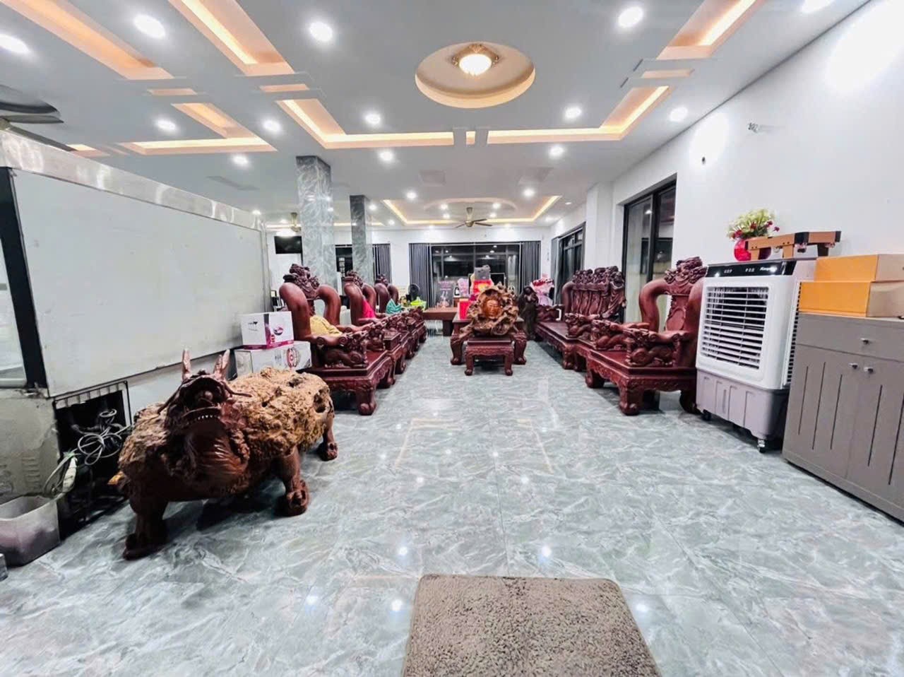BÁN BIỆT THỰ LÔ GÓC 4 MẶT TIỀN Tại Xã Bình Hưng, huyện Bình Chánh, TP HCM 16003996