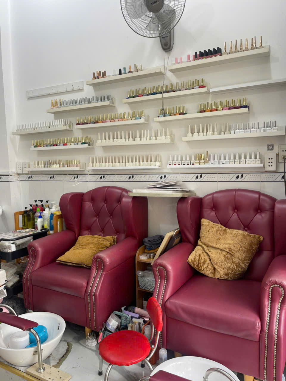 Tân Phú ! CHỐT NHANH – SANG RẺ SALON NAIL – MI, MT đường lớn Nguyễn Sơn , vị trí MT bao đẹp, Tel : 16004016