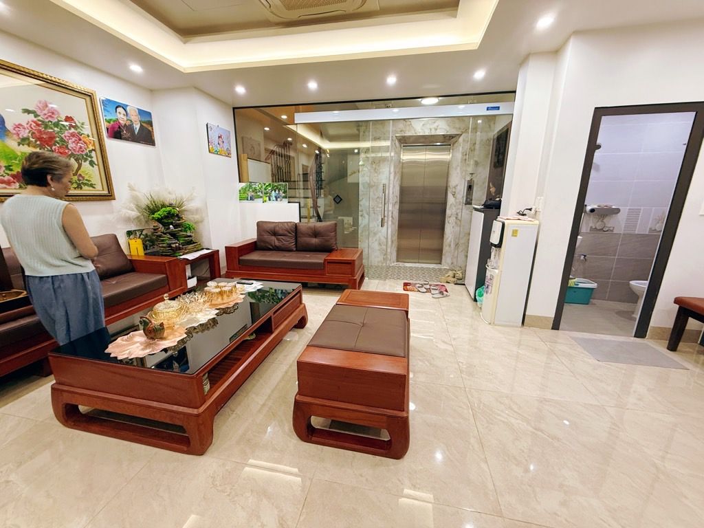 Bán nhà đẹp Nguyễn Văn Cừ- Oto tải- Dân xây 80m 8 tầng thang máy full NT nhỉnh 25 tỷ(TL) 16004034