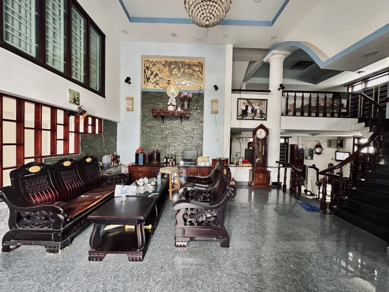Bán Biệt thự đường số 6, Hiệp Bình Phước, Thủ Đức, TP HCM. DT 700m2, 4 tầng. Giá 16,999 tỷ. 16004062