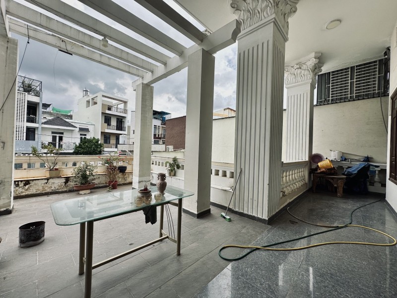 Bán Biệt thự đường số 6, Hiệp Bình Phước, Thủ Đức, TP HCM. DT 700m2, 4 tầng. Giá 16,999 tỷ. 16004062