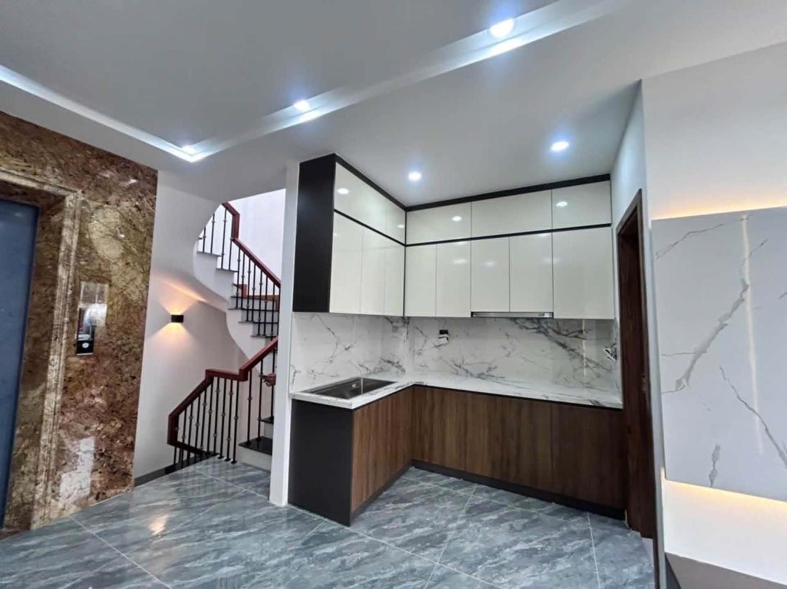NHÀ MỚI ĐẸP 6 TẦNG THANG MÁY GẦN PHỐ LÊ DUẨN_NGÕ NÔNG THÔNG THOÁNG_55m2_TRƯỚC NHÀ RỘNG, hơn 12 tỷ
 16004131
